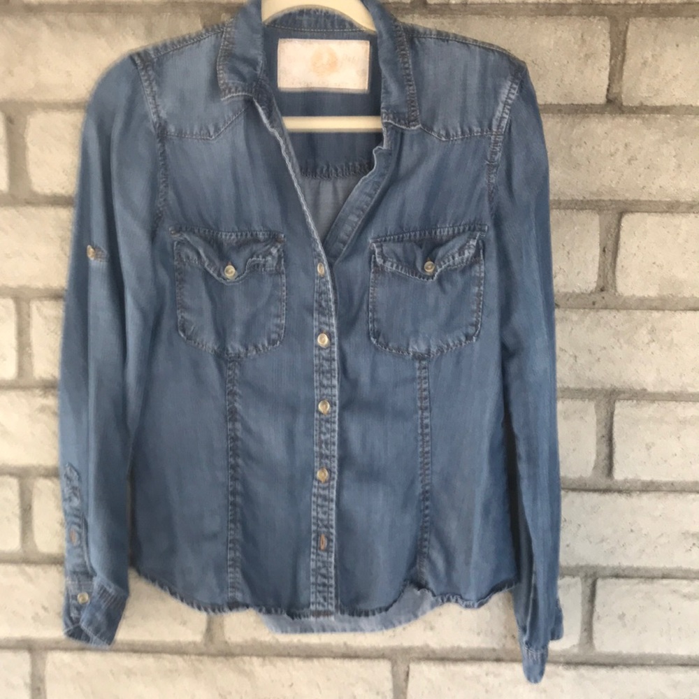 SOLD Bella Dahl Chambray Shirt